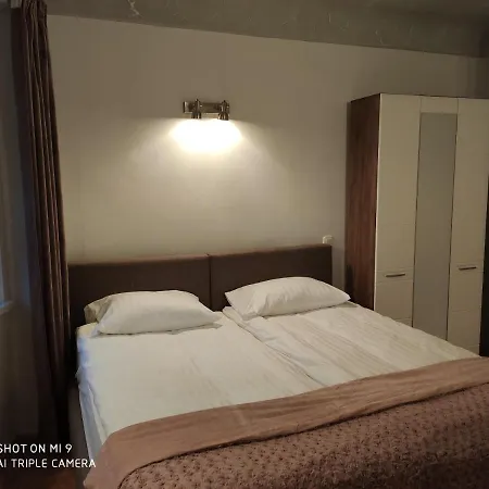 Cross Street 4 Guest house Ljubljana