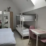 Cross Street 4 Hiša za goste 3*