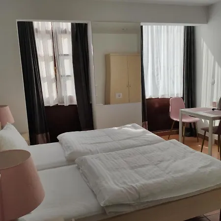 Cross Street 4 Πανσιόν 3*