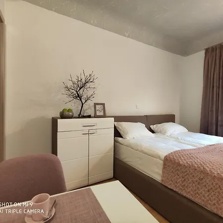 Cross Street 4 Πανσιόν