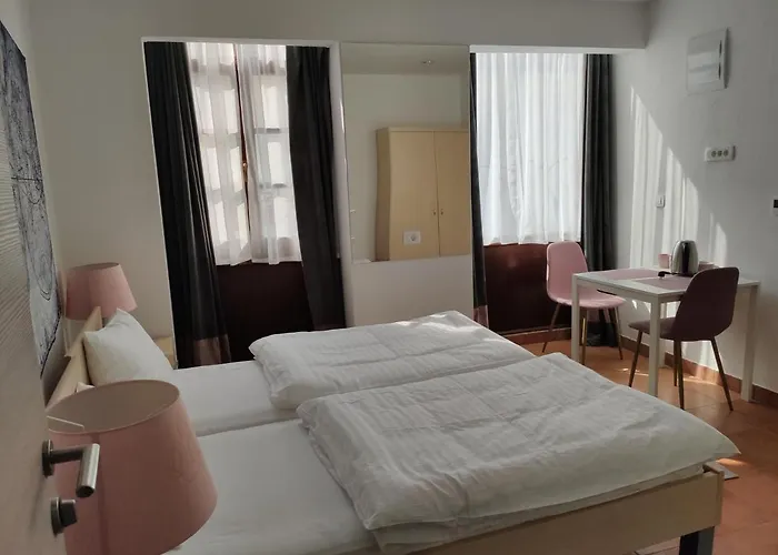 Cross Street 4 Πανσιόν 3*