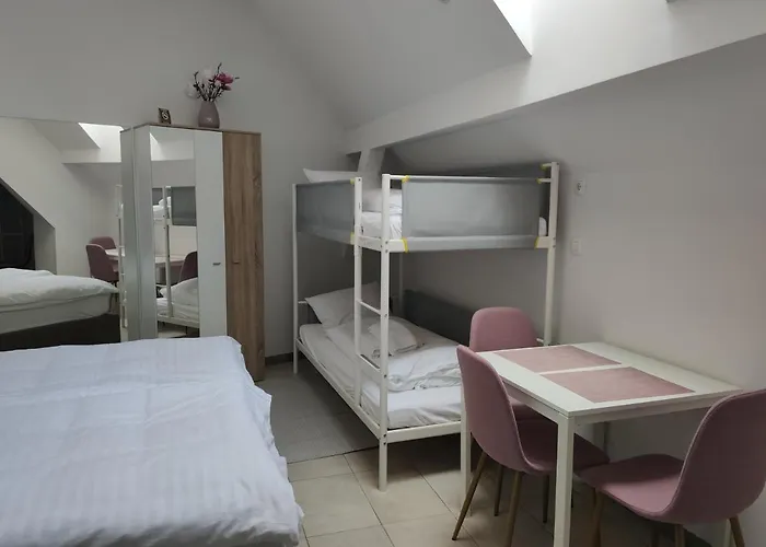 Cross Street 4 Πανσιόν 3*