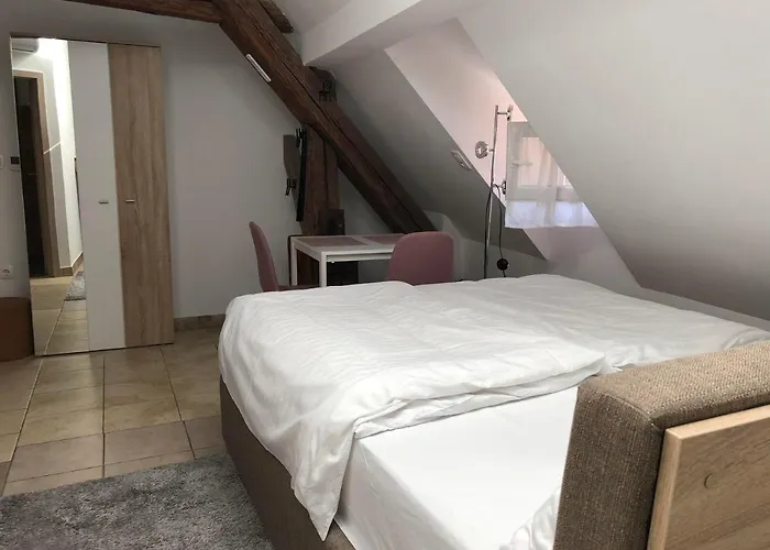 Cross Street 4 3* Λιουμπλιάνα