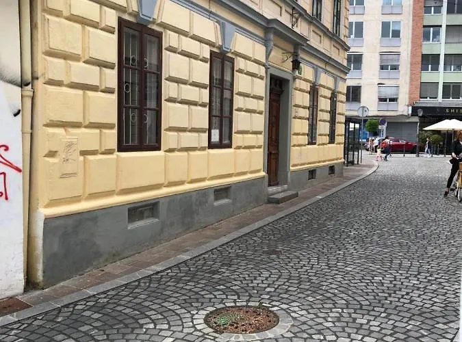 Cross Street 4 3* Λιουμπλιάνα