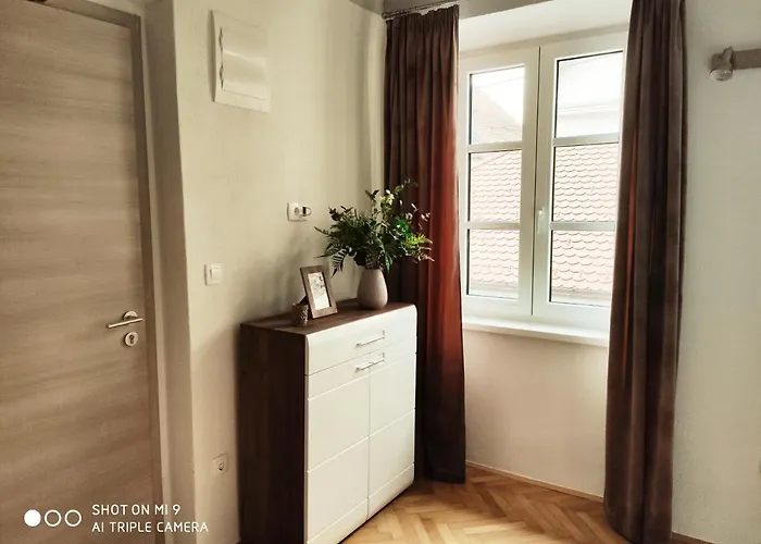 Cross Street 4 Πανσιόν Λιουμπλιάνα