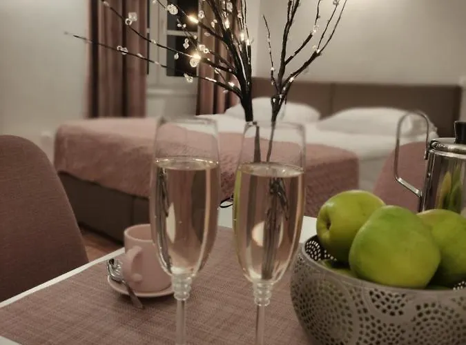 Cross Street 4 Vendégház 3*