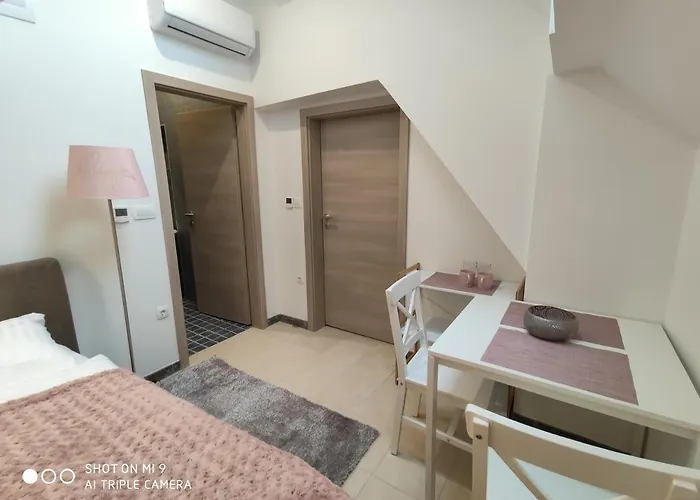 Cross Street 4 3* Ljubljana