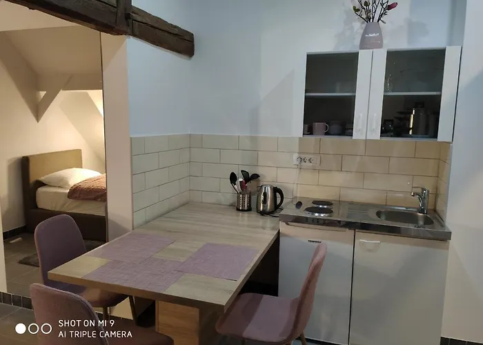 Πανσιόν Cross Street 4 3*