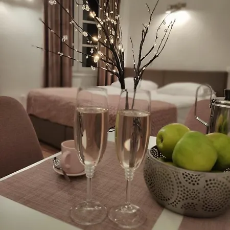 Cross Street 4 Pensjonat 3*