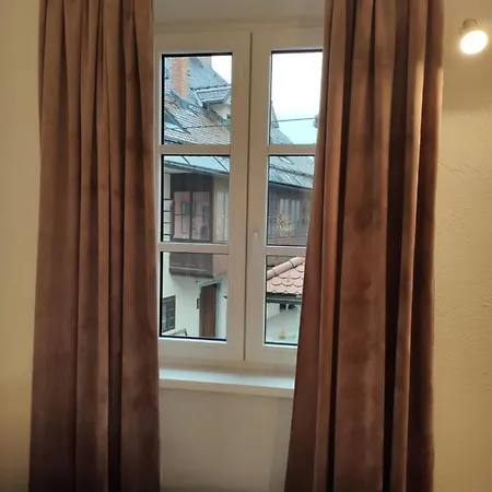 Pensjonat Cross Street 4 3*